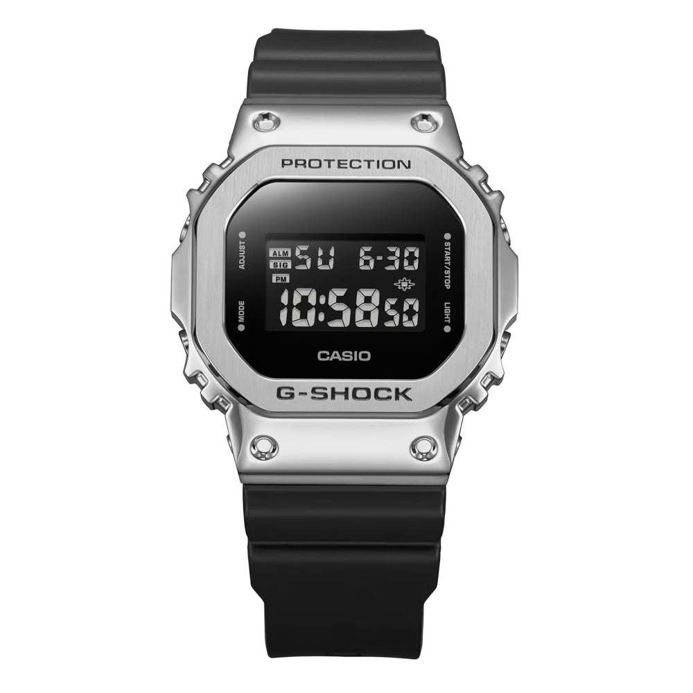 Casio GM-5600U-1ER