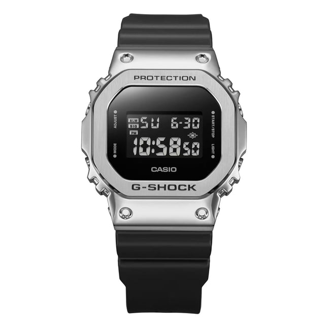 Casio GM-5600U-1ER