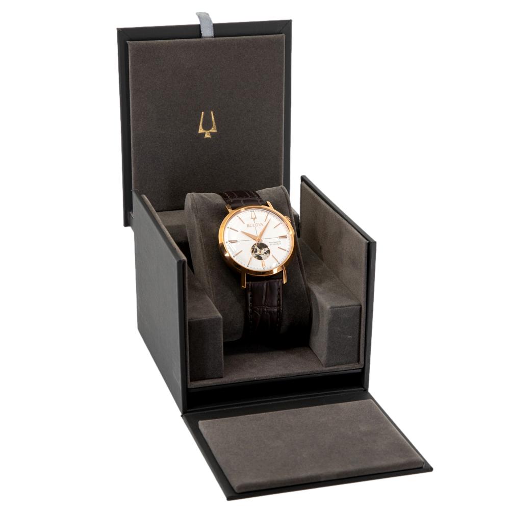 Bulova Herrenuhr 97A136 Klassisches weißes Zifferblatt